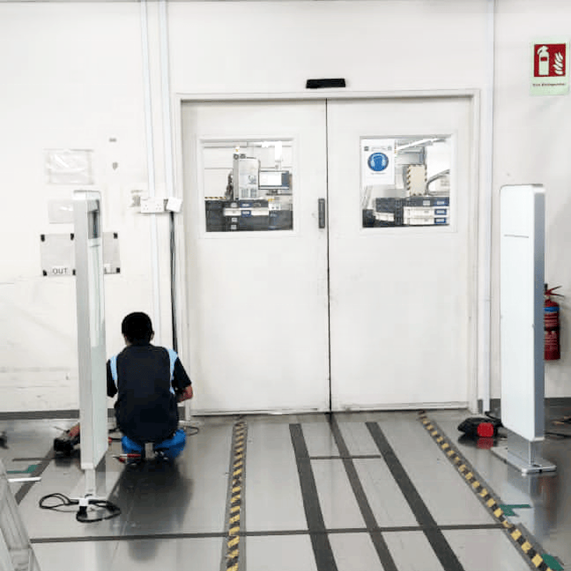 Dijagram prikazuje razne oblasti primene RFID portala JT-924 uključujući pametno praćenje imovine i upravljanje automatizacijom proizvodnje.