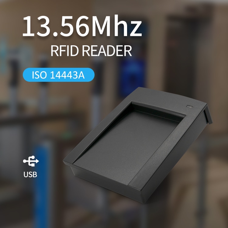 R10C RFID čitač unutar svoje zvanične maloprodajne ambalaže koja sadrži uređaj i potrebnu dokumentaciju.