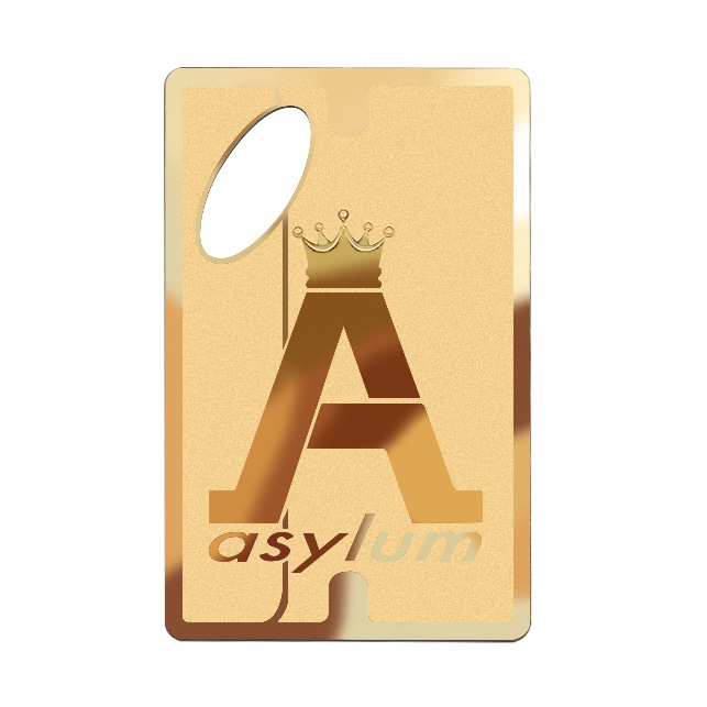 Mat metalne vizitkarte po meri za premijum brendove – fotografija proizvoda koja prikazuje gravirani logo u kategoriji metalnih vizitkarti.