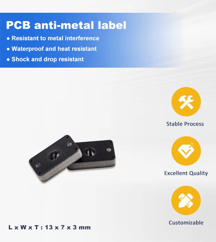 Istaknuta slika na posteru prikazuje P1307-1 PCB RFID oznaku za metal i njenu otpornost na smetnje od metala, uz zaštitu od vode i udaraca.