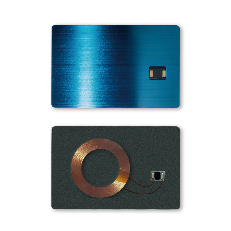Fotografija proizvoda Hibridne metalno-PVC IC kartice za siguran pristup sa prikazom premijum površinu za kupce koji porede rešenja iz kategorije Metalne kontaktne IC kartice.