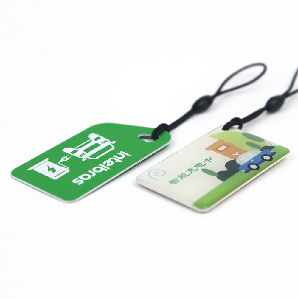 Višefrekventni RFID privezak od epoksidne smole kompatibilan je sa različitim čitačima za fleksibilan pristup kampusima i kancelarijama.