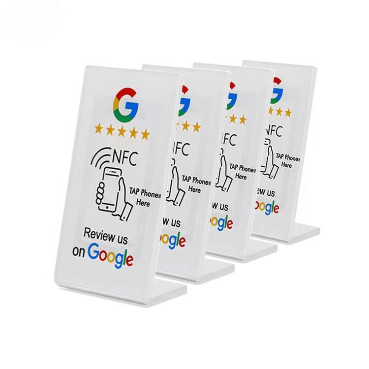 Informativni vizual koji prikazuje glavne namene korišćenja NFC stalaka za prikupljanje podataka i marketinšku promociju u maloprodajnim prostorima.