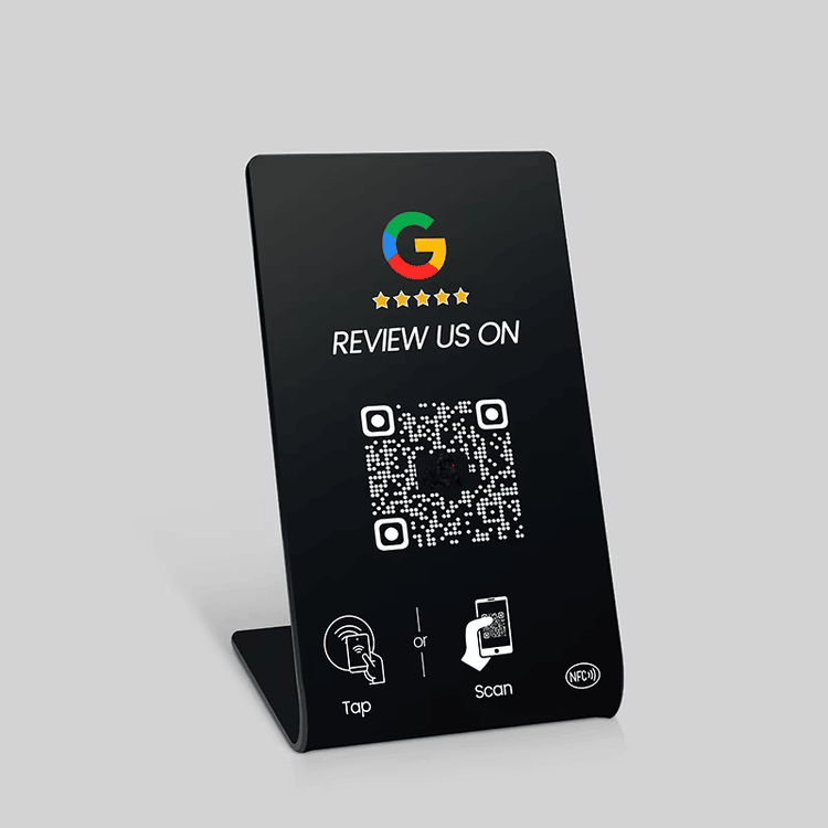 Ova slika ističe Prilagođeni NFC QR kod display stalak za promocije - prilagođenu štampu kartica za NFC Stalci primene.