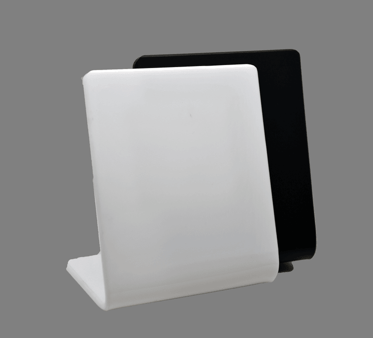 Fotografija proizvoda Stabilni akrilni NFC stalak za recenzije i menije iz perspektive koja ističe štampani logotip za primene iz kategorije NFC stalci.