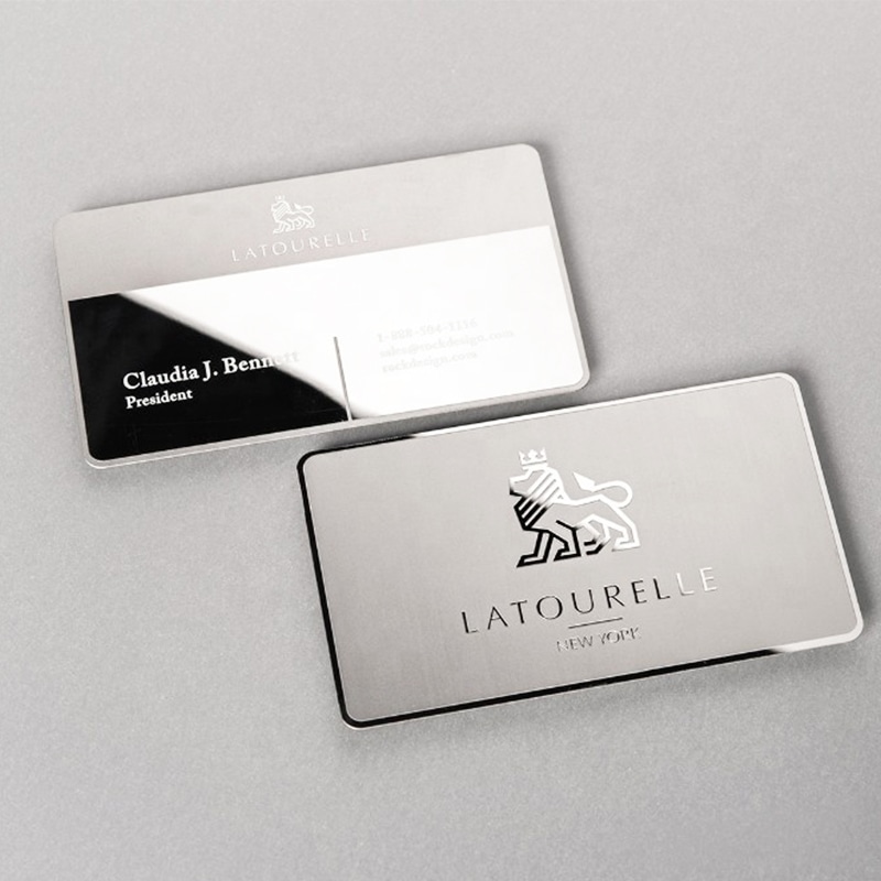 Metalne vizit karte u ružičastom zlatu za luksuzno brendiranje – fotografija proizvoda koja prikazuje štampani logo u kategoriji metalnih vizit karti.