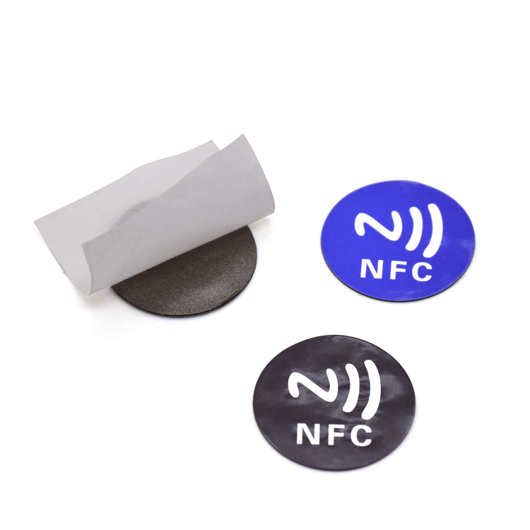 Samouslužne HF RFID etikete za bibliotečku automatizaciju prikazane iz jasne perspektive upravljanja imovinom za primene HF RFID etiketa.