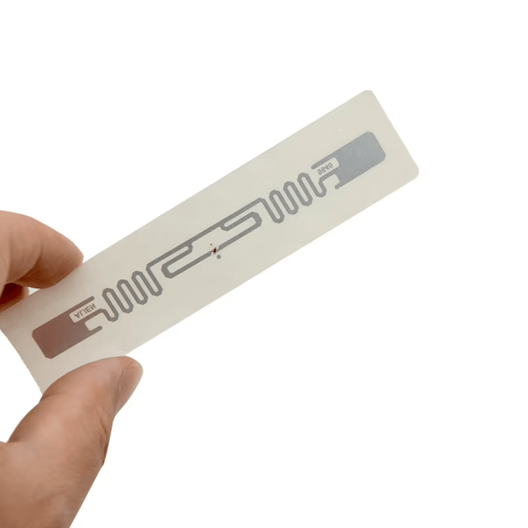 Ova slika ističe Bezbedne UHF RFID nalepnice za verifikaciju proizvoda za skladišno praćenje u primenama UHF RFID nalepnica.