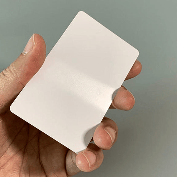 Kolekcija RFID kartica za ulaznice po meri sa premijum sjajnom završnicom i profesionalnim logotipima događaja služi za članstvo i identifikaciju.