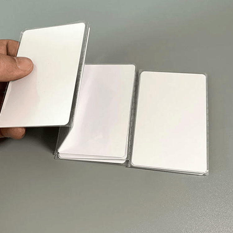 Kvalitetne RFID metro kartice sa brendiranjem po meri služe za jednostavnu identifikaciju putnika i naplatu karata u savremenom javnom prevozu.
