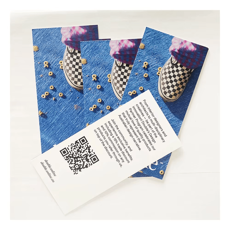 Prilagođene kartice za zahvalnost za baby shower prikazane sa fokusom na veleprodajnu narudžbu za projekte kartica za zahvalnost.