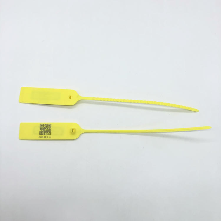 Dve žute RFID oznake u obliku kablovske vezice model Z32829-1 prikazane su jedna pored druge, sa jednim praznim panelom i jednim identifikacionim panelom sa QR kodom.