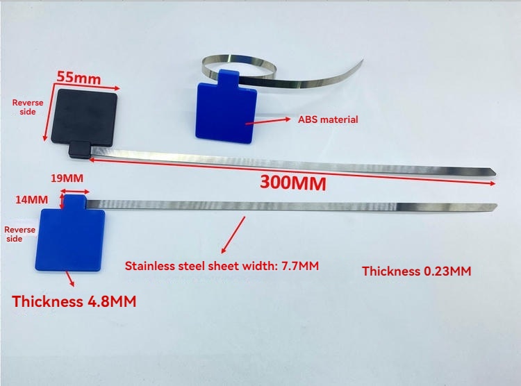 Fotografija dimenzija označava RFID tag u obliku kablovske vezice model Z5555-1 i prikazuje dužinu trake od 300mm, veličinu glave od 55mm i širinu trake od nerđajućeg čelika.