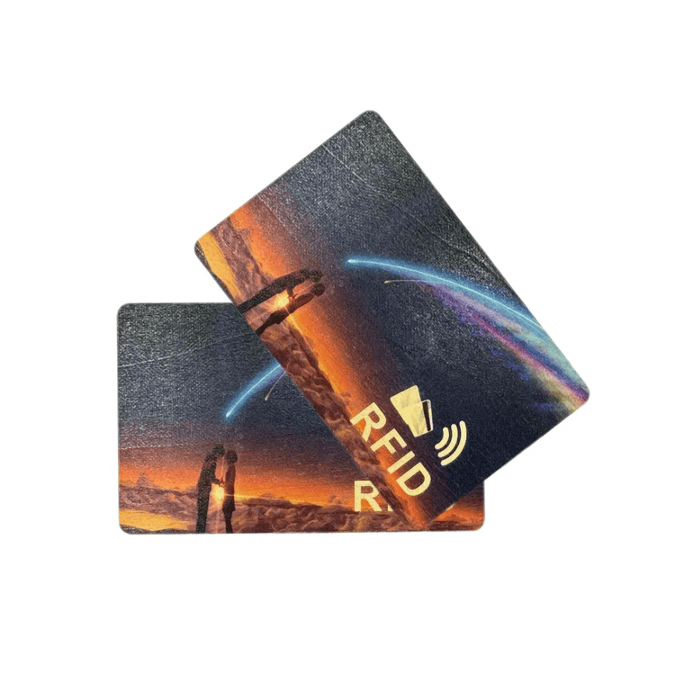 Fotografija proizvoda RFID kartice od bukve za hotele – pristup i poklone iz perspektive koja ističe beskontaktno skeniranje za primene iz kategorije Drvene kartice.