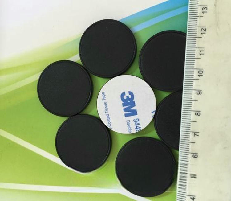 Set od pet RFID tagova različitih boja koji prikazuju opcije boja dostupne za različite zone obilaska.
