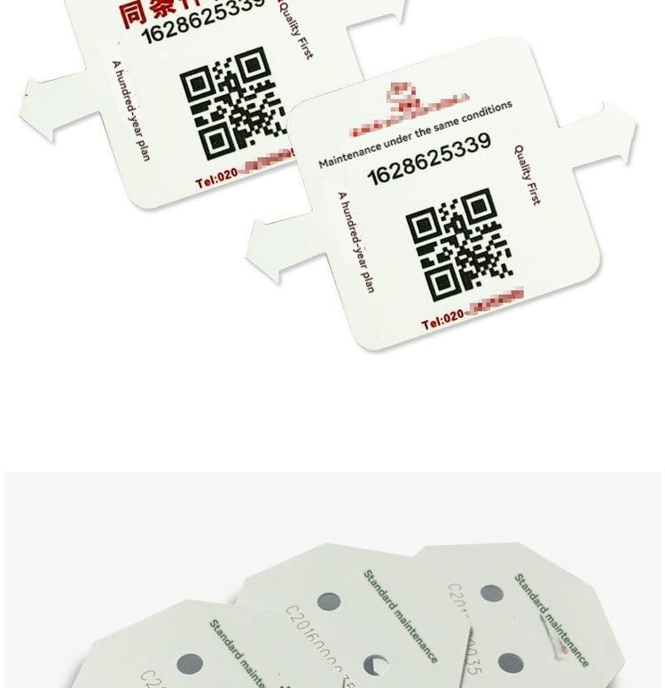 Kvadratne i osmougaone PVC5050-1 RFID betonske etikete sa QR kodovima prikazane su zajedno kako bi se predstavili alternativni formati tela za štampanje.