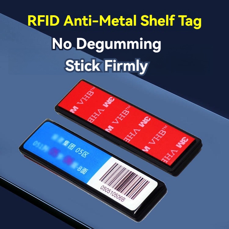 ABS antimetalna RFID etiketa za praćenje imovine na policama prikazana iz perspektive čiste premijum površine za primene ABS antimetalnih RFID etiketa.