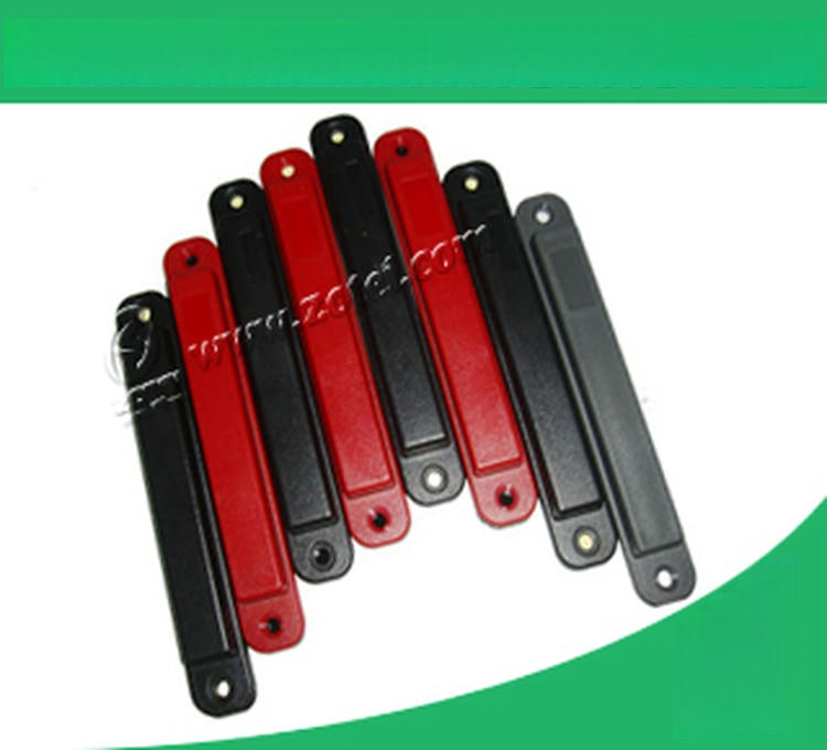 Ova slika ističe magnetni ABS RFID tag za metalne površine za praćenje imovine sa graviranim logotipom za primene ABS RFID tagova za metalne površine.
