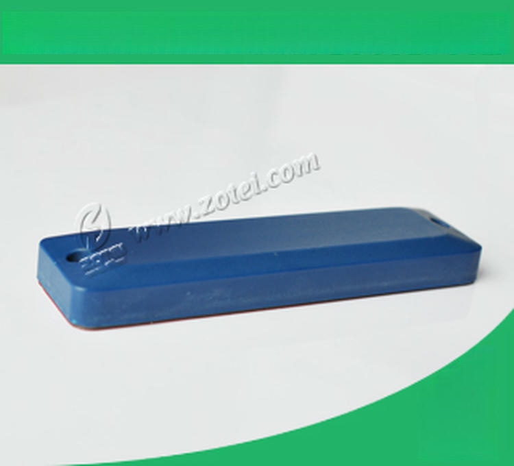 ABS RFID oznaka za metalne površine za praćenje imovine prikazana sa detaljem laserskog reza za kupce koji upoređuju rešenja ABS RFID oznaka za metalne površine.
