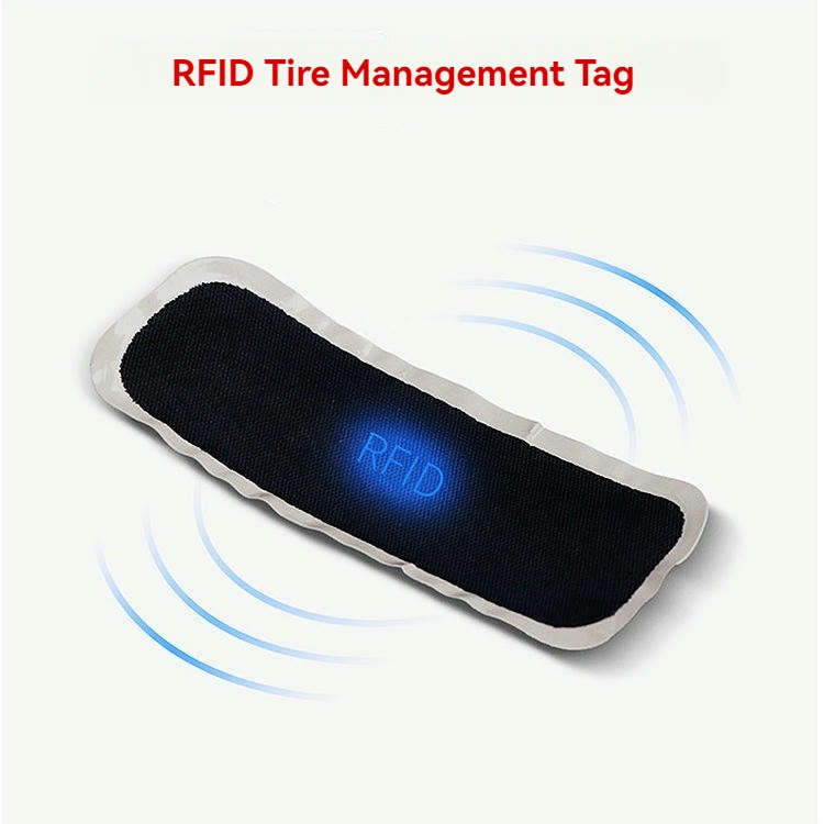 Komercijalna flota kamiona na autoputu prikazuje primenu RFID oznaka za gume u stvarnom svetu za praćenje na velikim udaljenostima.
