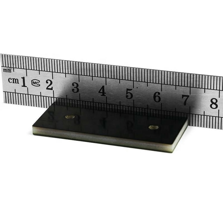Fotografija proizvoda HF PCB RFID oznake za industrijsku imovinu na metalu sa prikazom samolepljivu podlogu za kupce koji porede rešenja iz kategorije PCB RFID oznake za metal.