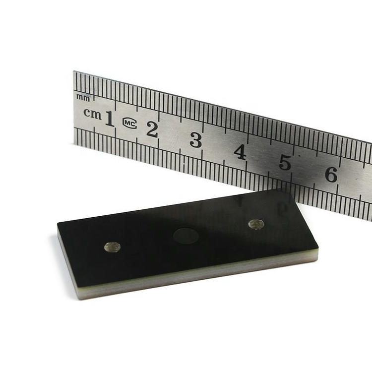 Fotografija proizvoda HF PCB RFID oznake za industrijsku imovinu na metalu sa naglaskom na premijum površinu za projekte iz kategorije PCB RFID oznake za metal.