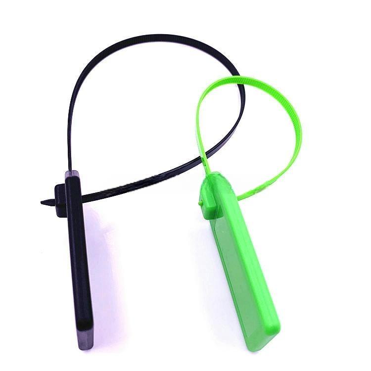 Kontrastni prikaz prikazuje crne i zelene RFID oznake u obliku kablovske vezice model Z36030-1 sa kaiševima u petlji koji naglašavaju različite veličine petlje.