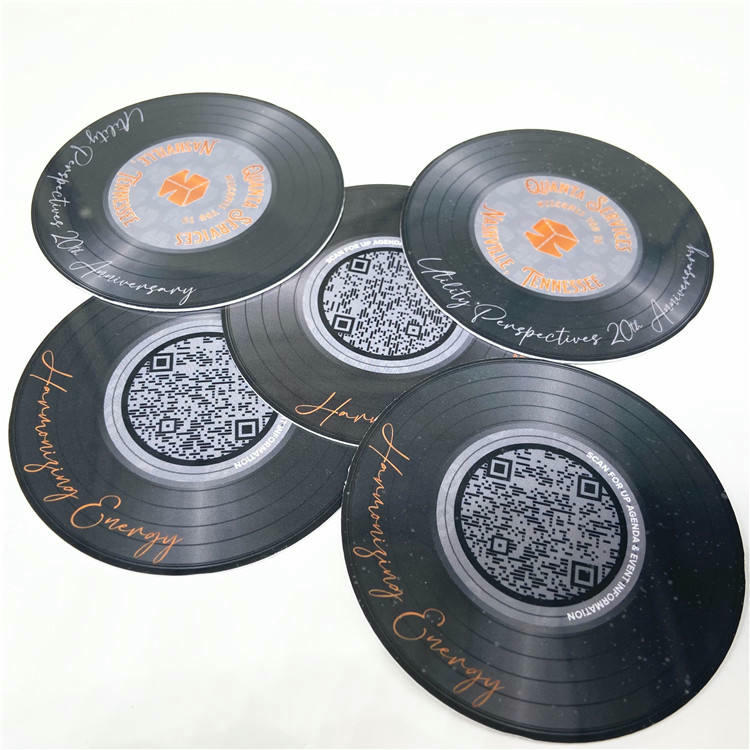 Okrugla NFC oznaka od 75mm namenjena promociji muzike ima kvalitetnu mat završnu obradu i izdržljiv PVC materijal.