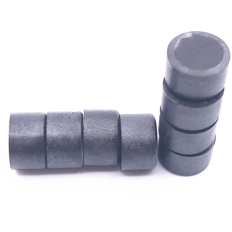 Mali PPS RFID tagovi za precizno praćenje imovine prikazani sa izdržljivom etiketom za kupce koji upoređuju PPS RFID rešenja.