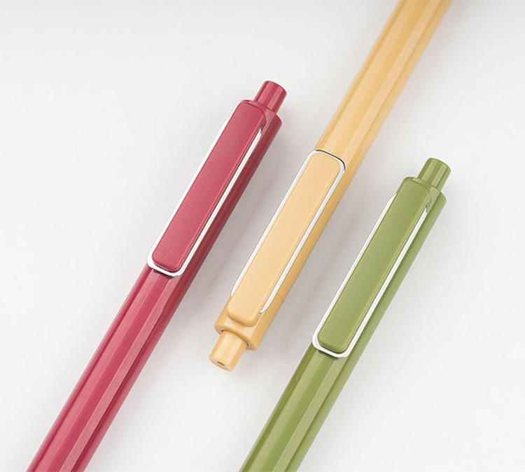 Zahvaljujući ergonomskom dizajnu drške, NFC olovka za pisanje pruža udoban doživljaj pri svakodnevnom beleženju i digitalnim zadacima.