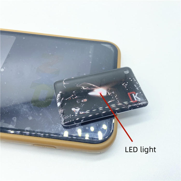 Ova tehnologija NFC LED pametnih kartica kombinuje vizuelna upozorenja sa standardnom frekvencijom za moderne sigurnosne sisteme