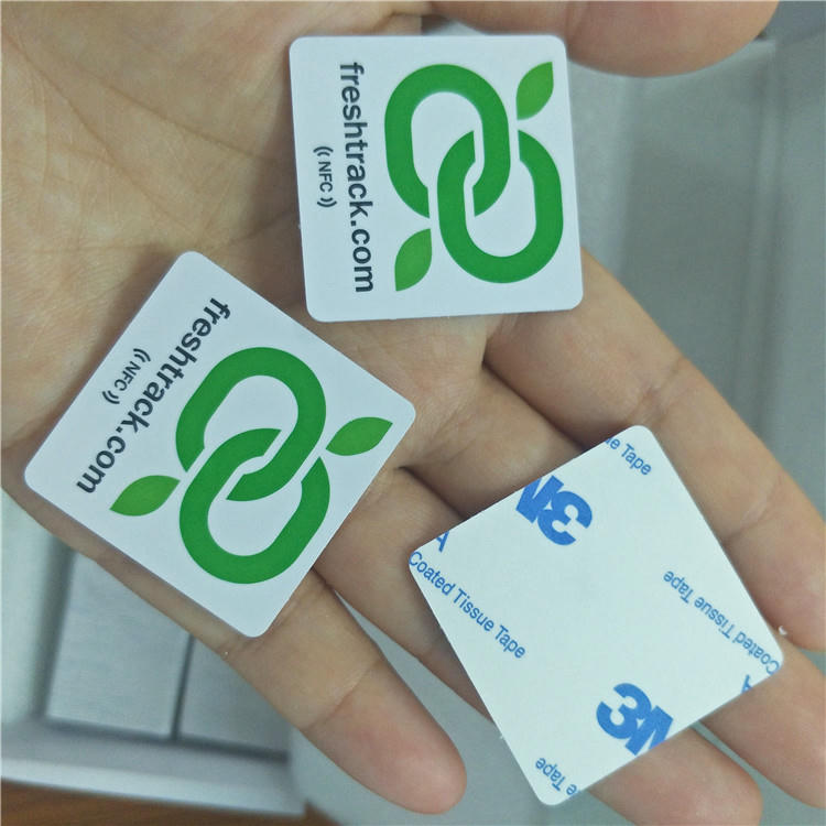 Prilagođene PVC NFC oznake sa inkdžet štampanim serijskim brojem visokog kontrasta za preciznu logistiku i praćenje imovine.