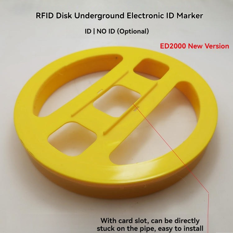 ED2000 podzemni RFID disk marker je prikazan sa strukturom ležišta za karticu za direktno pričvršćivanje na površinu cevi.