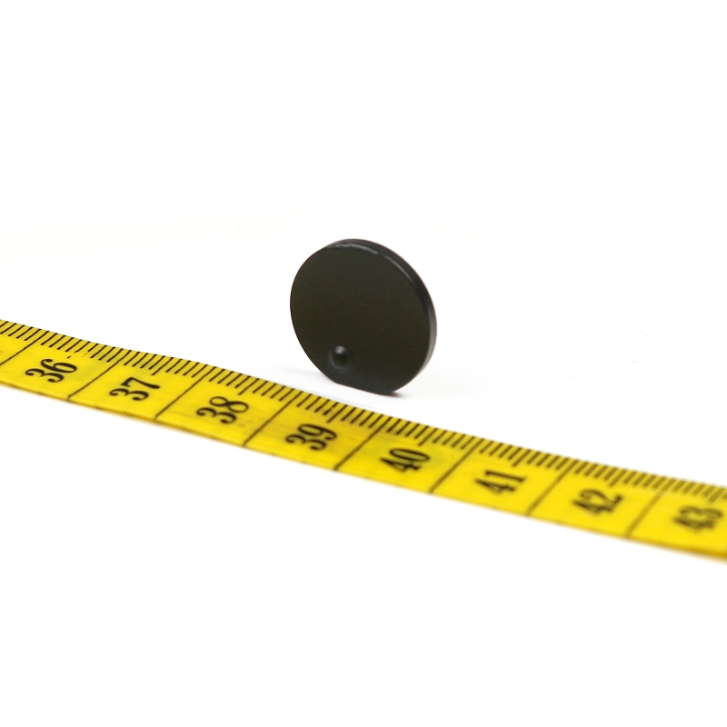 CD16-1 keramički UHF RFID tag pruža pouzdanu identifikaciju za skladišnu logistiku i upravljanje metalnom opremom.