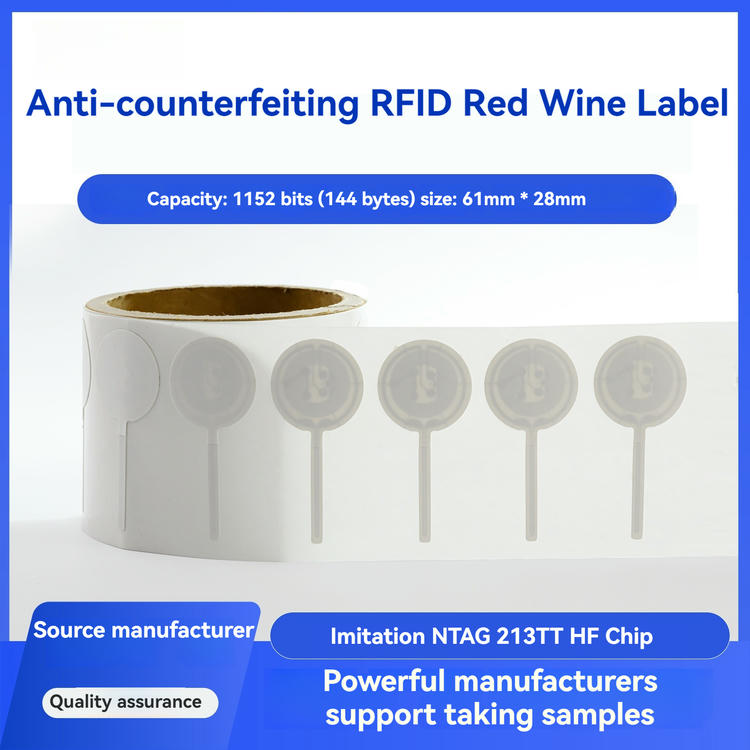 Promotivna slika prikazuje rolnu RFID nalepnica protiv falsifikovanja za crno vino sa okruglim providnim oznakama na beloj podlozi.