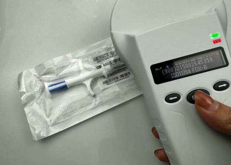 Tabela tehničkih specifikacija prikazuje ključne karakteristike PT580, uključujući daljinu čitanja i podržane ISO protokole.