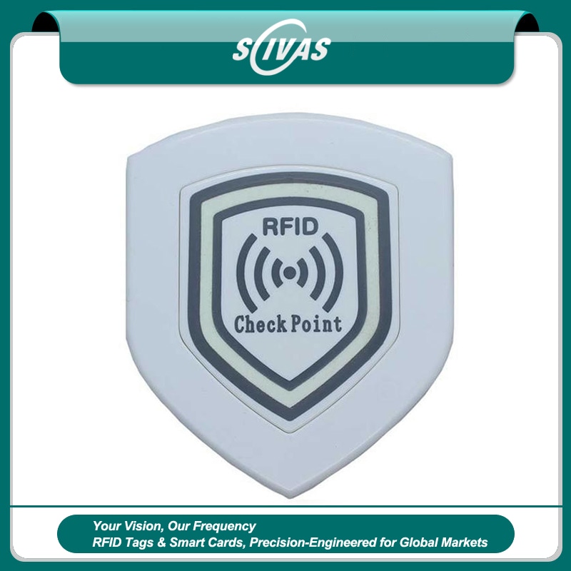 Fotografija proizvoda Pravougaone ABS RFID patrolne oznake za bezbednosne tačke sa prikazom detalj čipa za kupce koji porede rešenja iz kategorije ABS RFID oznake za obilazak čuvara.