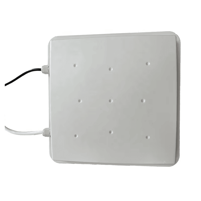 Prikaz izbliza usmeren je na LED indikator statusa i zaštitno kućište UHF RFID čitača srednjeg dometa ZK-RFID101-EU.