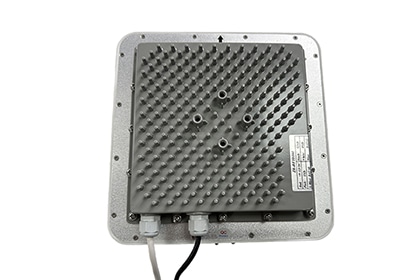 UHF RFID čitač ZK-RFID109R koristi se u automatizovanim sistemima kontrole pristupa vozila za sigurno upravljanje kapijama.