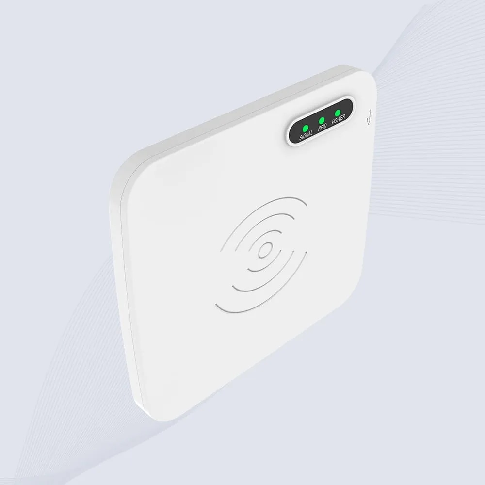 Pogled otpozadi na UHF uređaj za kodiranje CK-D1L prikazuje raznovrsne priključke uključujući USB Type-C i terminalne blokove za neometanu integraciju sa sistemima.