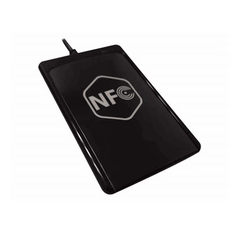 USB čitač ACR122U ima kvalitetan ugrađeni kabl koji obezbeđuje stabilan prenos podataka za primene sigurne kontrole pristupa.