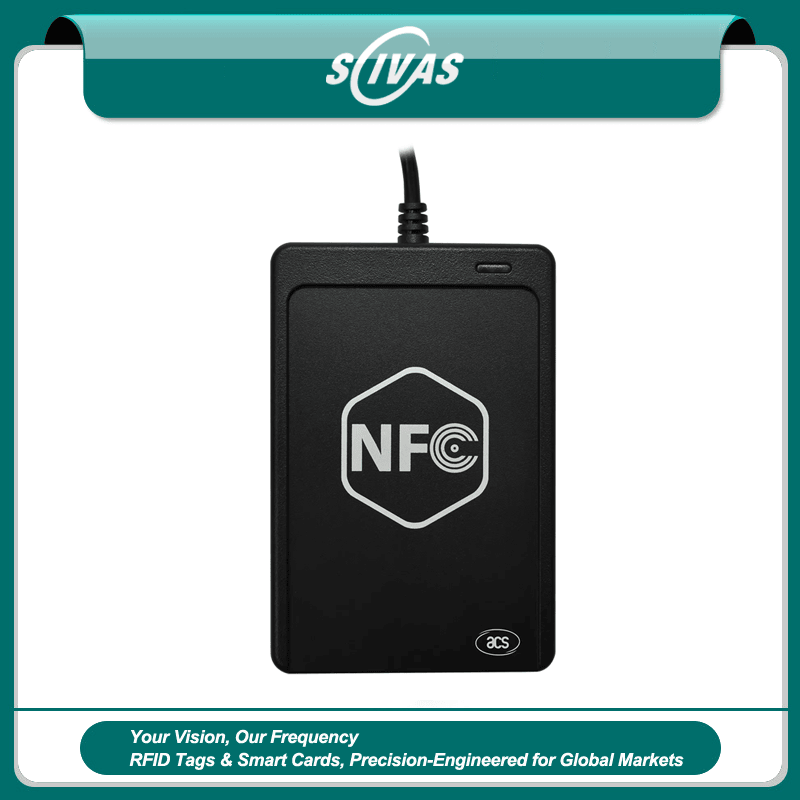 USB NFC čitač i pisač ACR122U ima kompaktan beli dizajn za profesionalno beskontaktno čitanje i pisanje podataka pametnih kartica.