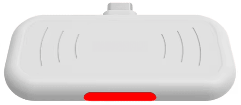 Kompaktni UHF RFID čitač H101 prikazan je sa crvenim svetlom na dnu koje predstavlja signal napajanja kada je povezan sa telefonom.