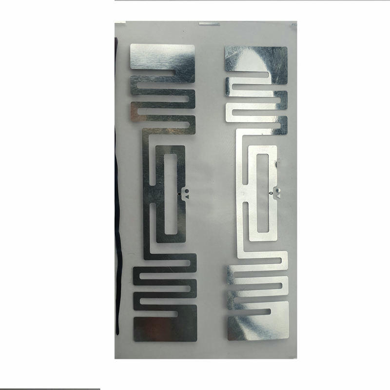 Fotografija proizvoda RFID kartonske etikete za praćenje lanca snabdevanja koja prikazuje izdržljivu etiketu u kategoriji UHF RFID etiketa.