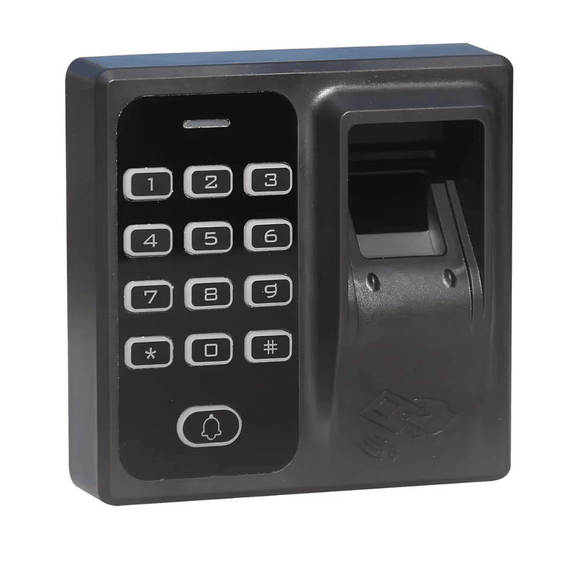 Samostalni RFID kontroler sa čitačem otiska prsta i Wiegand izlazom prikazan sa fokusom na detalj čipa za projekte biometrijskih terminala za kontrolu pristupa.