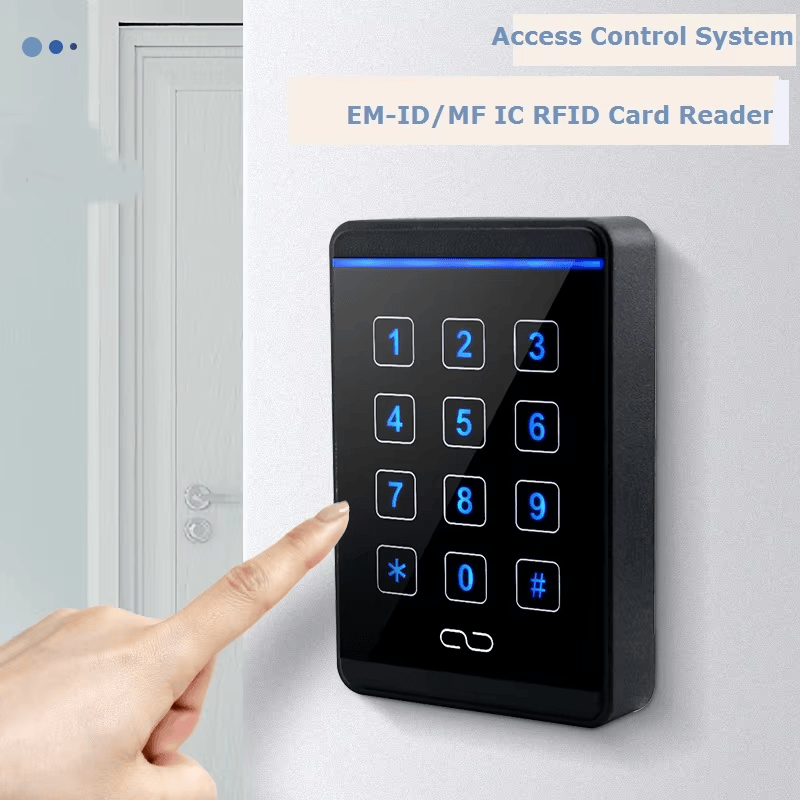 125kHz 13.56MHz RFID čitač pristupnih kartica za bezbednost prikazan sa fokusom na instalaciju ulaza na vrata za RFID pristupnih čitača projekte.
