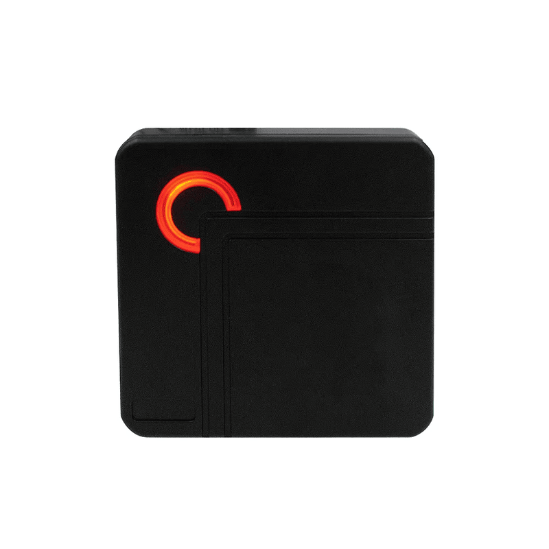 Vodootporni RFID čitač pristupnih kartica za Wiegand sisteme prikazan sa fokusom na prednju tastaturu za RFID pristupnih čitača projekte.