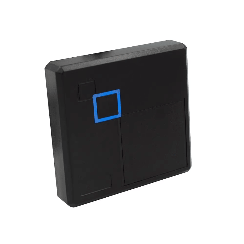 NFC RFID beskontaktni čitač kartica za kontrolu pristupa prikazan iz jasne perspektive bezbedne kontrole pristupa, za primene RFID čitača za pristup.