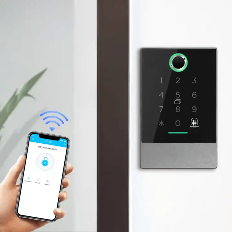 Produktna fotografija WiFi biometrijskog pristupnog terminala povezanog sa oblakom koja prikazuje beskontaktno skeniranje u kategoriji biometrijskih pristupnih terminala.