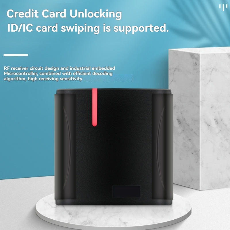 Bela verzija RFID čitača vrata KA-S01-WG ima čist i savremen izgled koji se dobro uklapa uz svetle unutrašnje zidove
